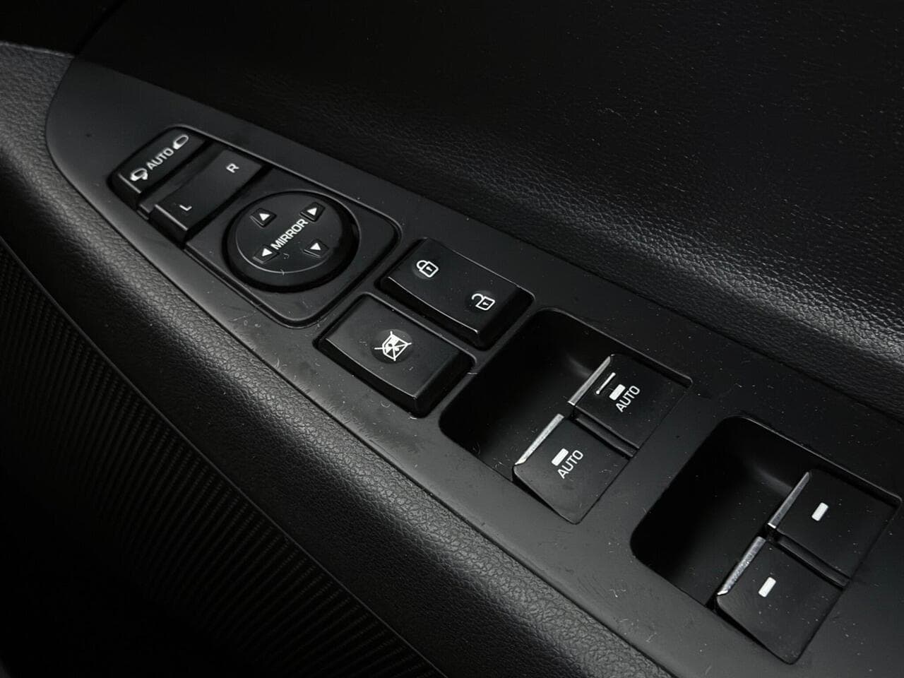 Hyundai TUCSON thumbnail Misc Controls