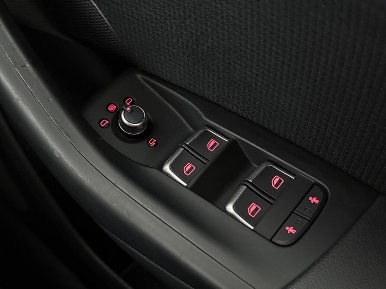 Audi Q3 thumbnail Misc Controls