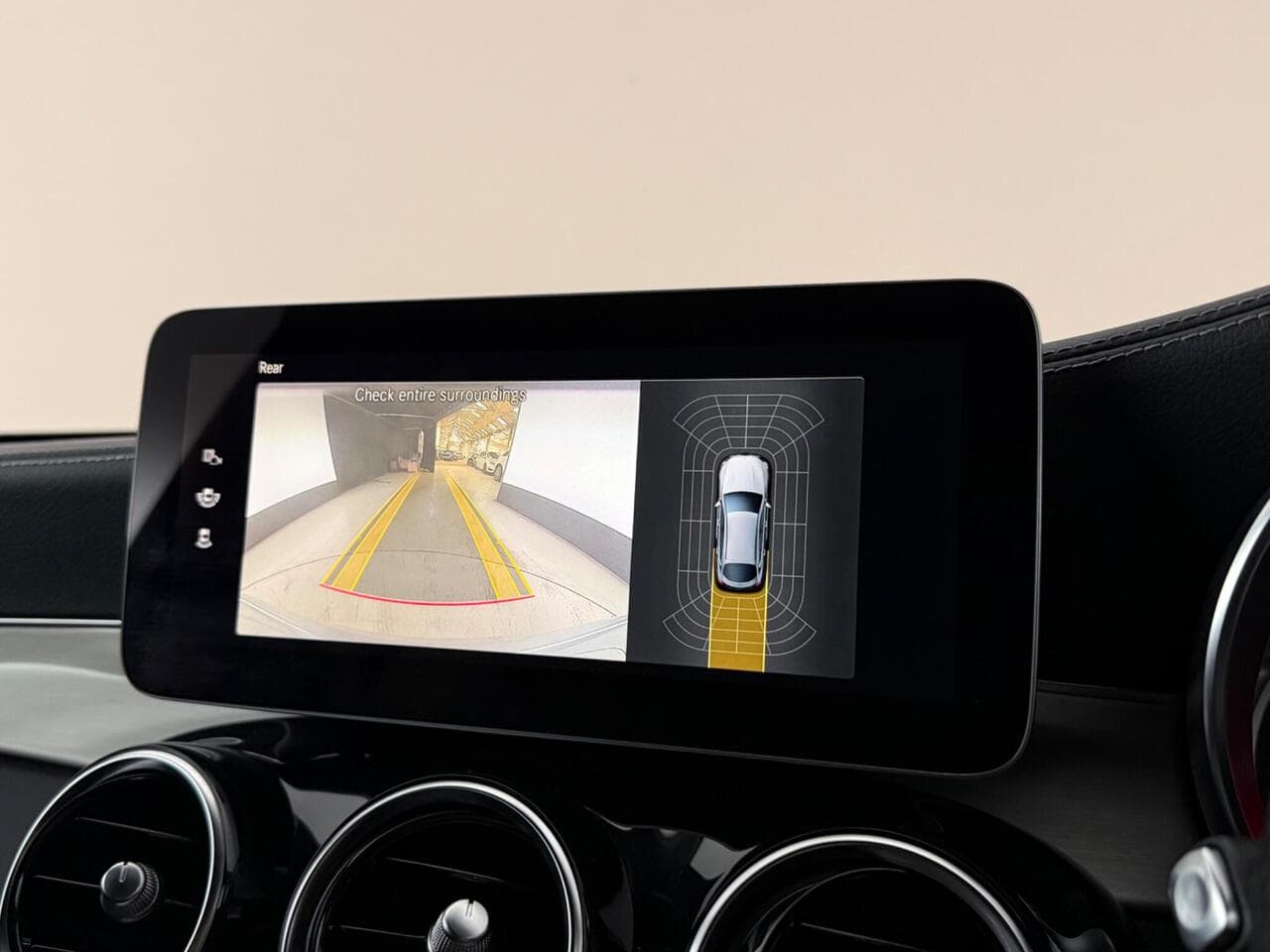 Mercedes-Benz GLC thumbnail Infotainment System