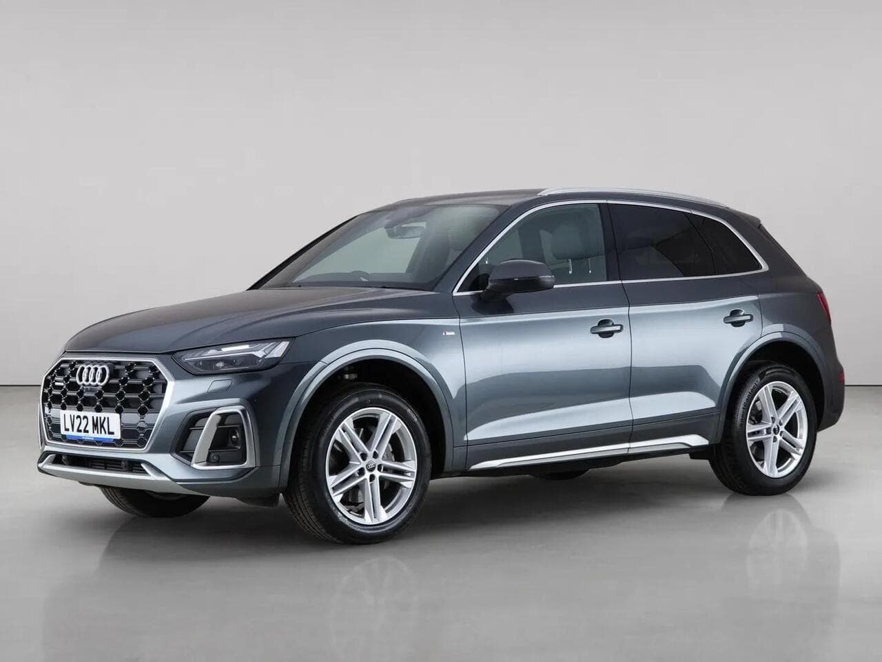 Audi Q5 thumbnail Front Left