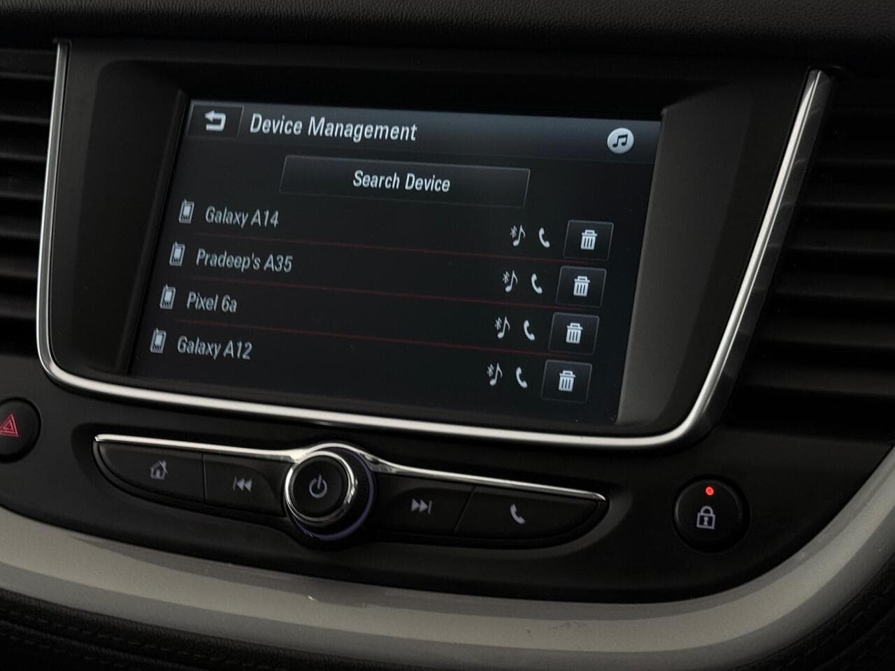 Vauxhall Grandland X thumbnail Infotainment System