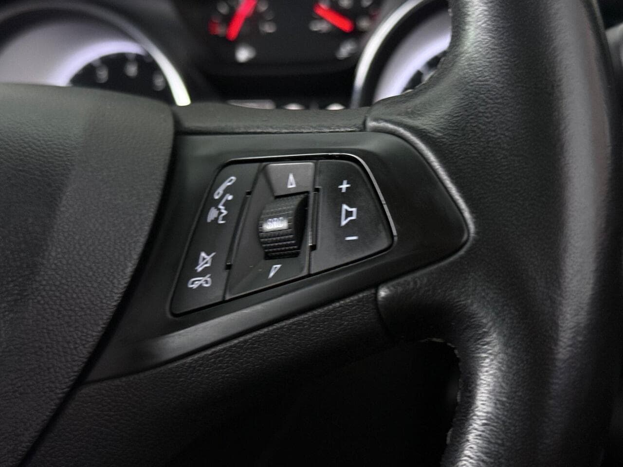 Vauxhall Insignia thumbnail Misc Controls