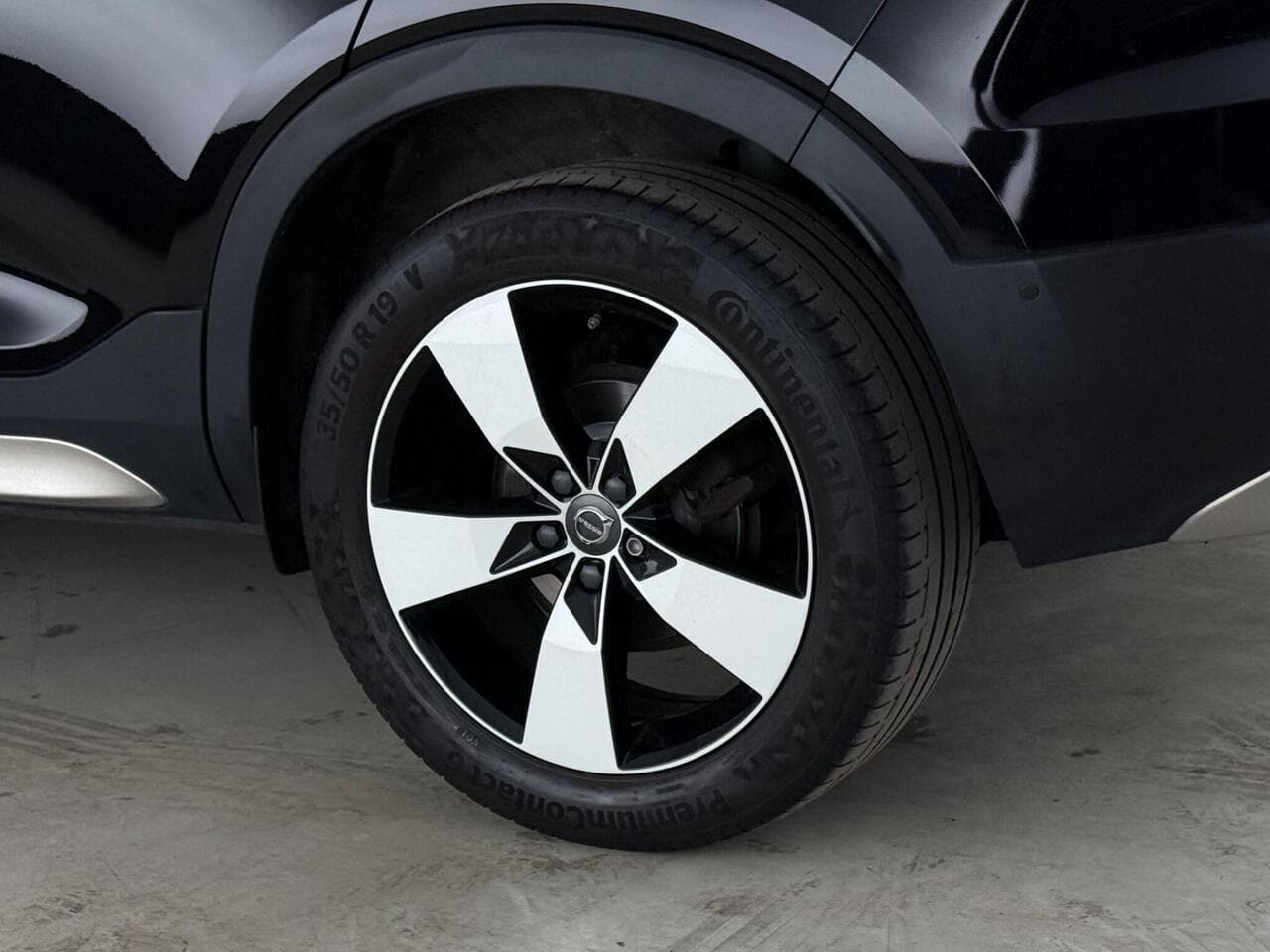 Volvo XC40 thumbnail Wheel
