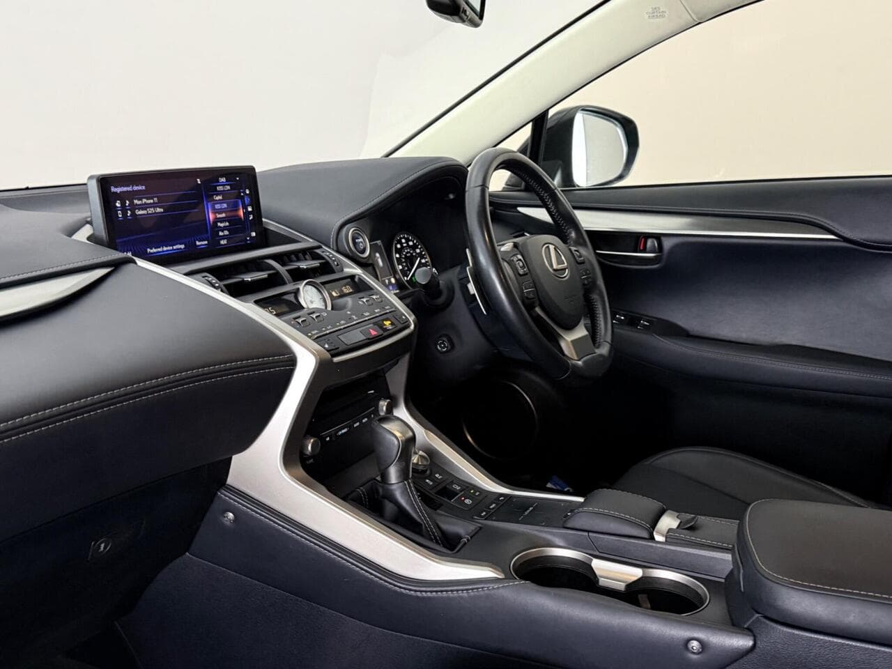 Lexus NX thumbnail Interior Front