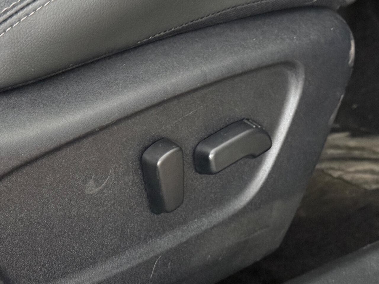 Nissan Qashqai thumbnail Misc Controls