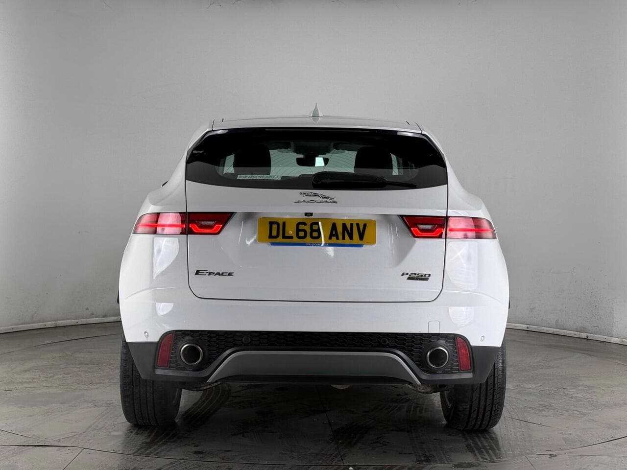 Jaguar E-PACE thumbnail Rear