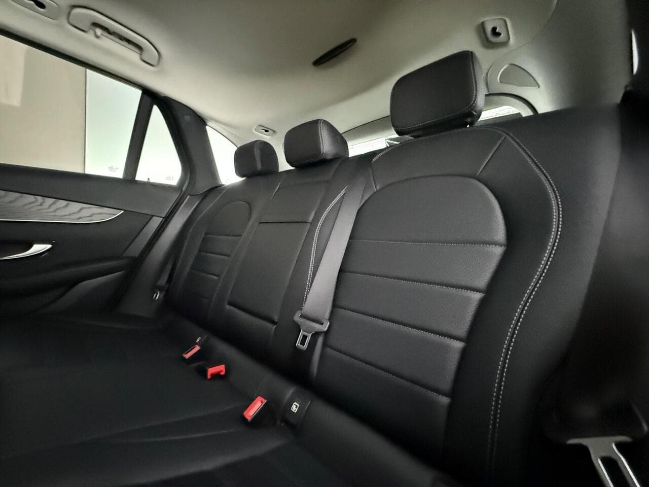 Mercedes-Benz GLC thumbnail Seats Rear