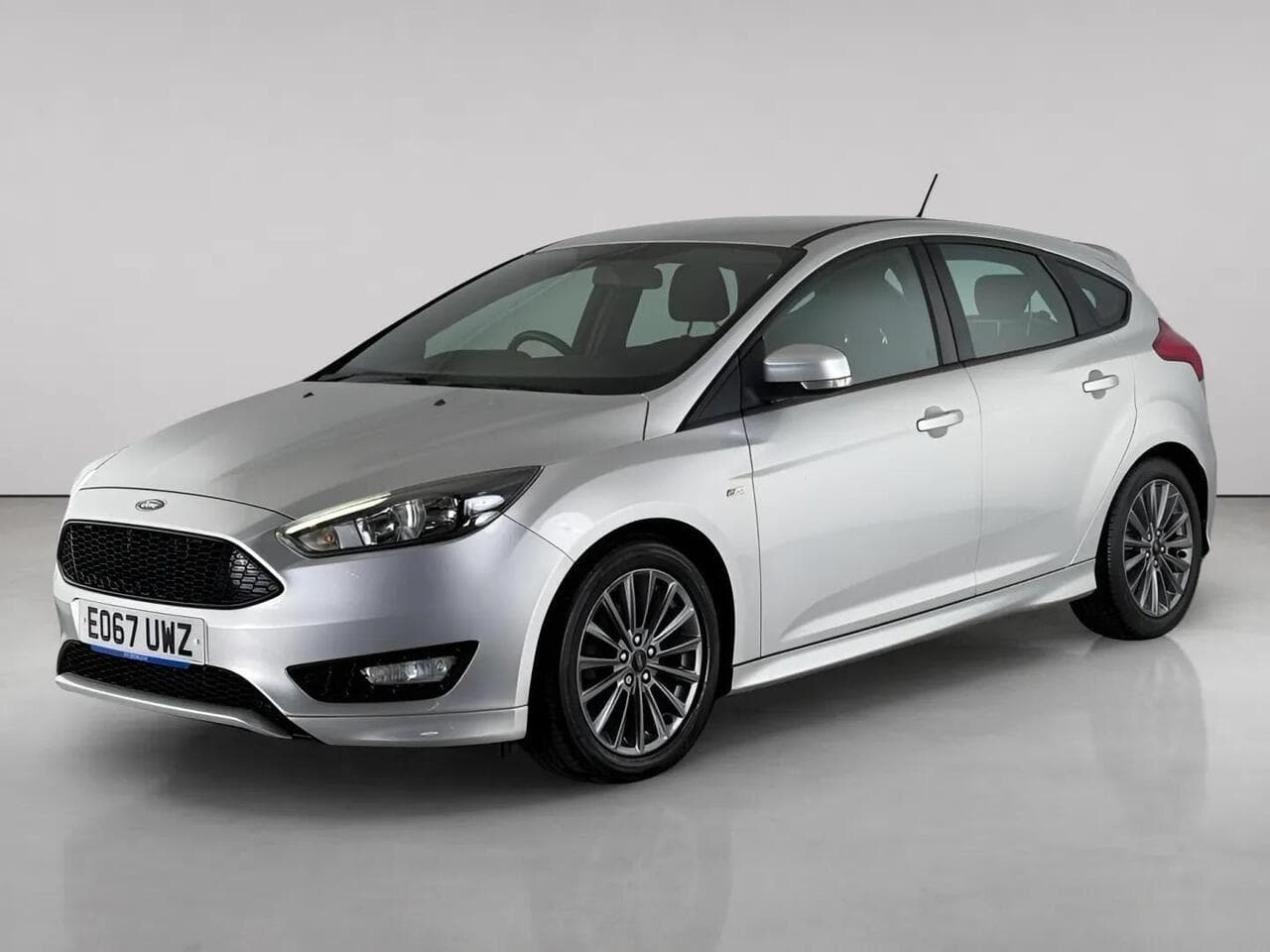 Ford Focus thumbnail Front Left