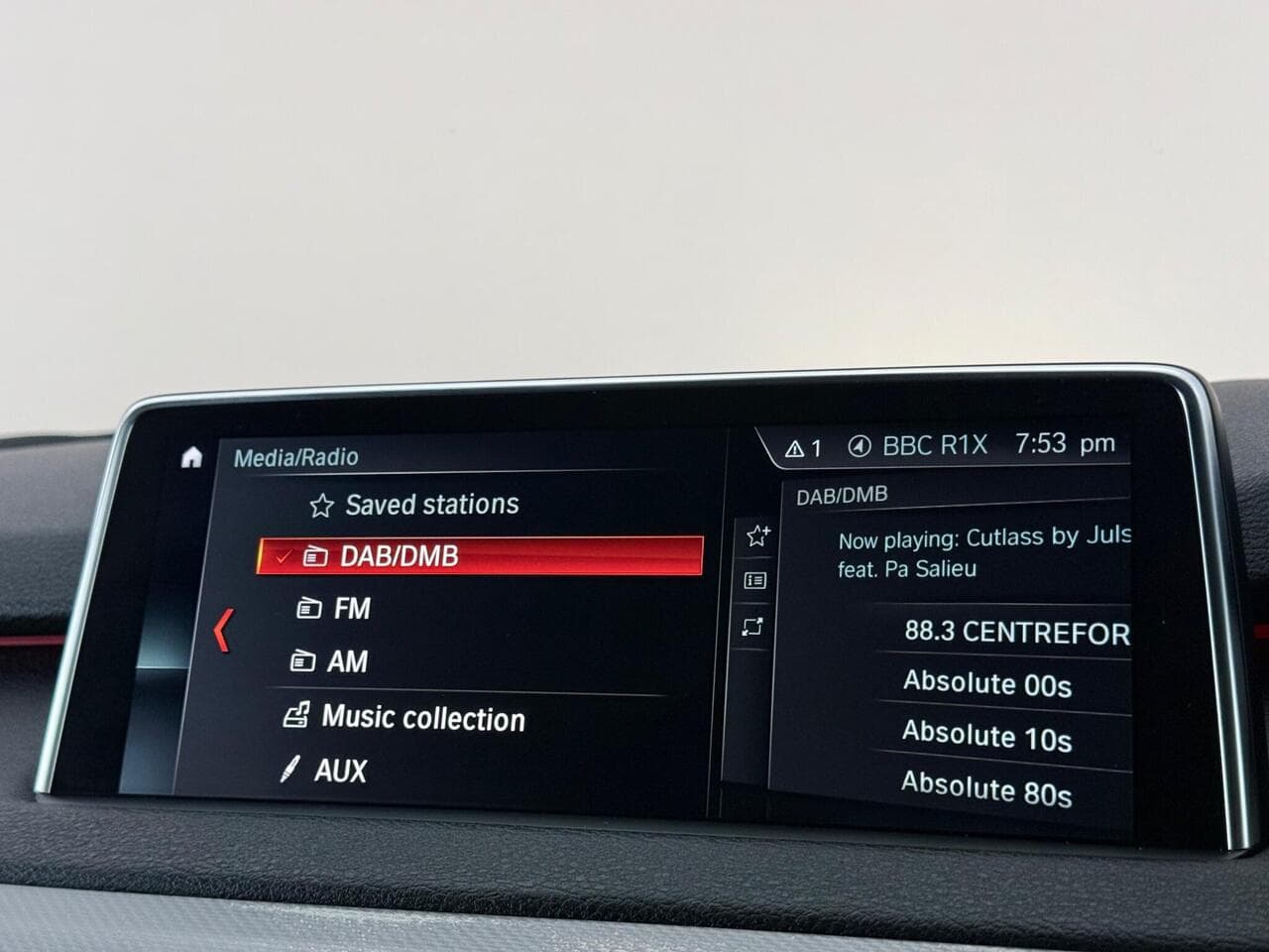 BMW X5 thumbnail Infotainment System