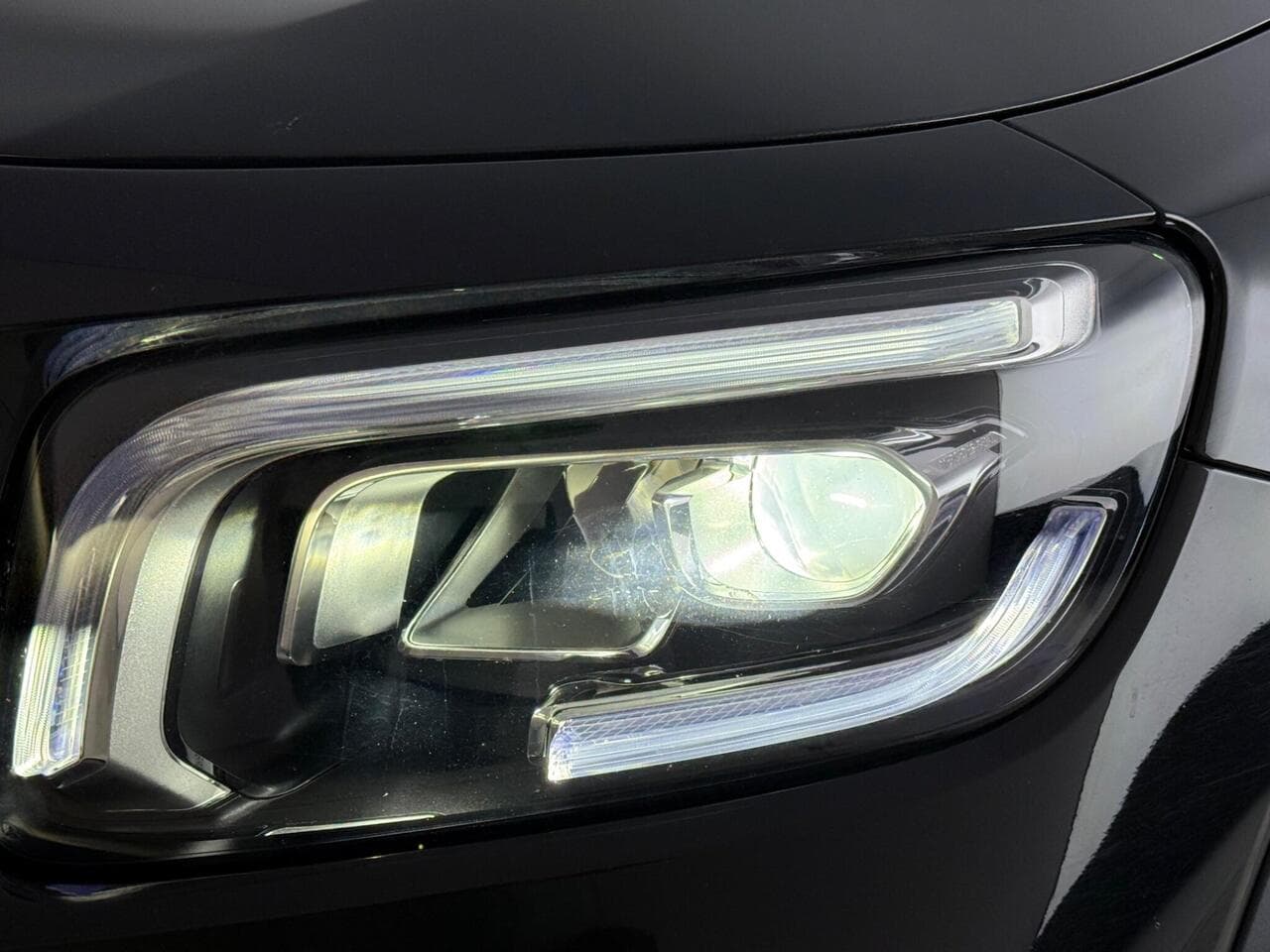 Mercedes-Benz GLB thumbnail Lights Front