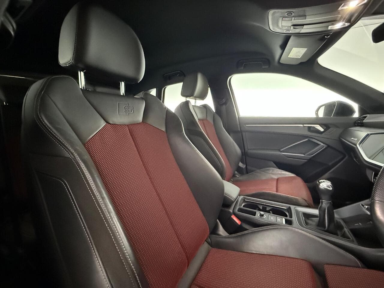 Audi Q3 thumbnail Seat Driver