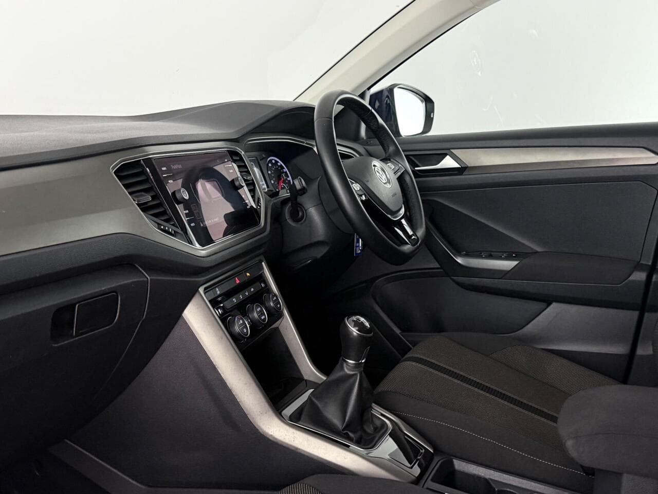 Volkswagen T-Roc thumbnail Interior Front