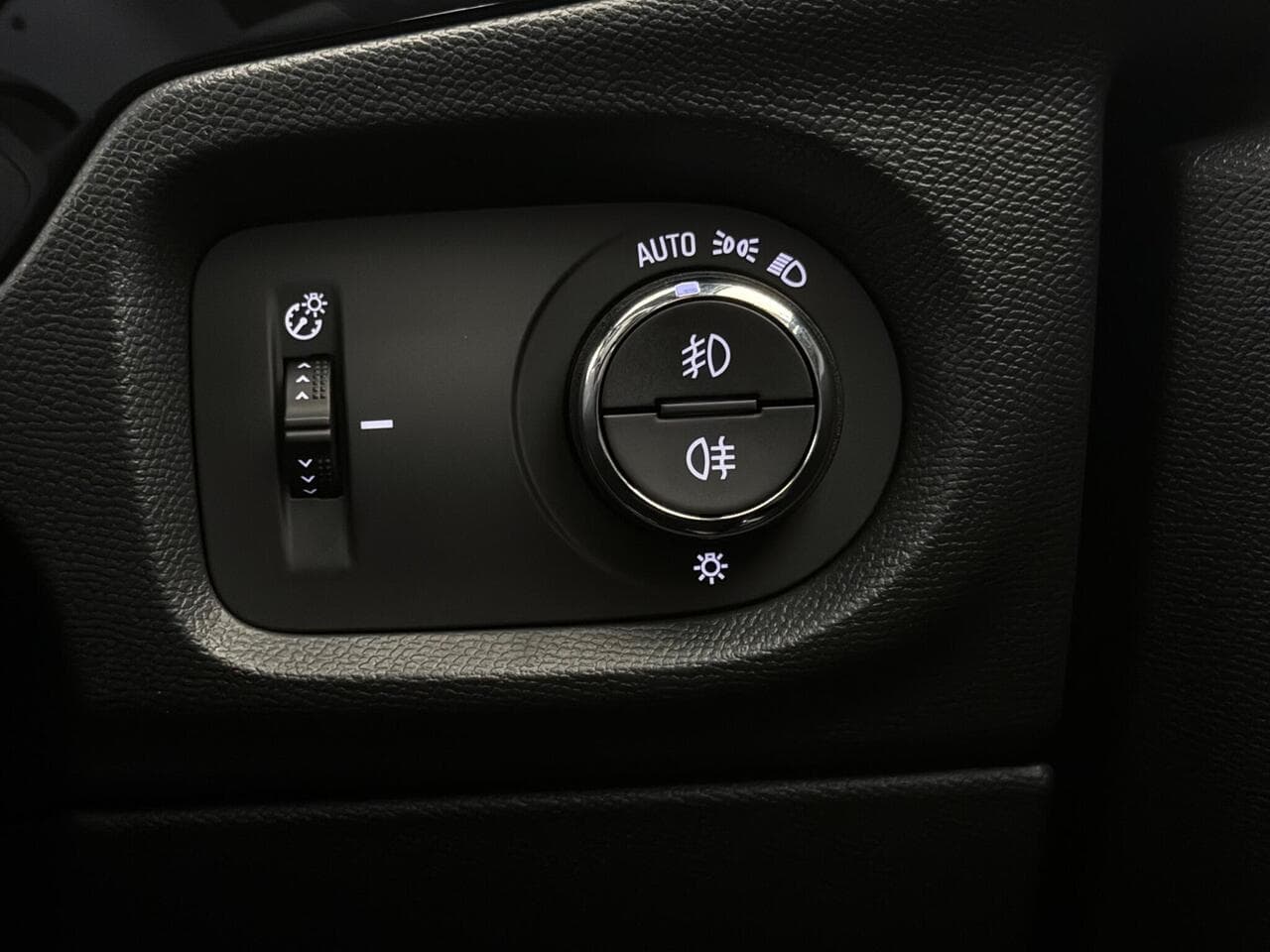 Vauxhall Corsa thumbnail Misc Controls