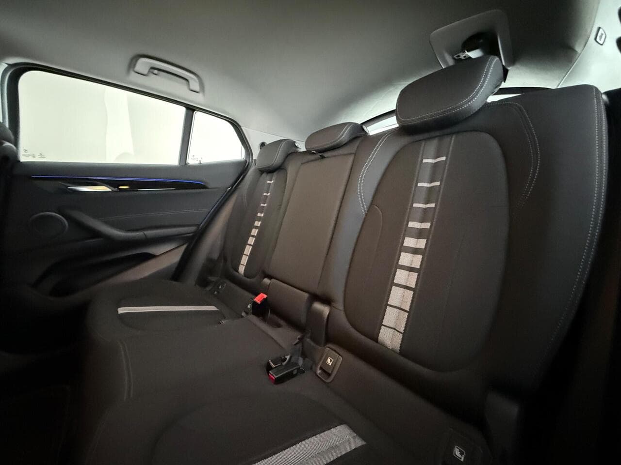 BMW X2 thumbnail Seats Rear