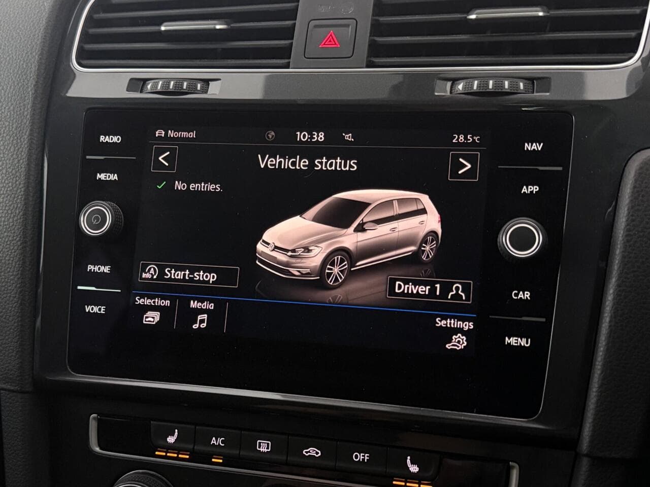 Volkswagen Golf thumbnail Infotainment System