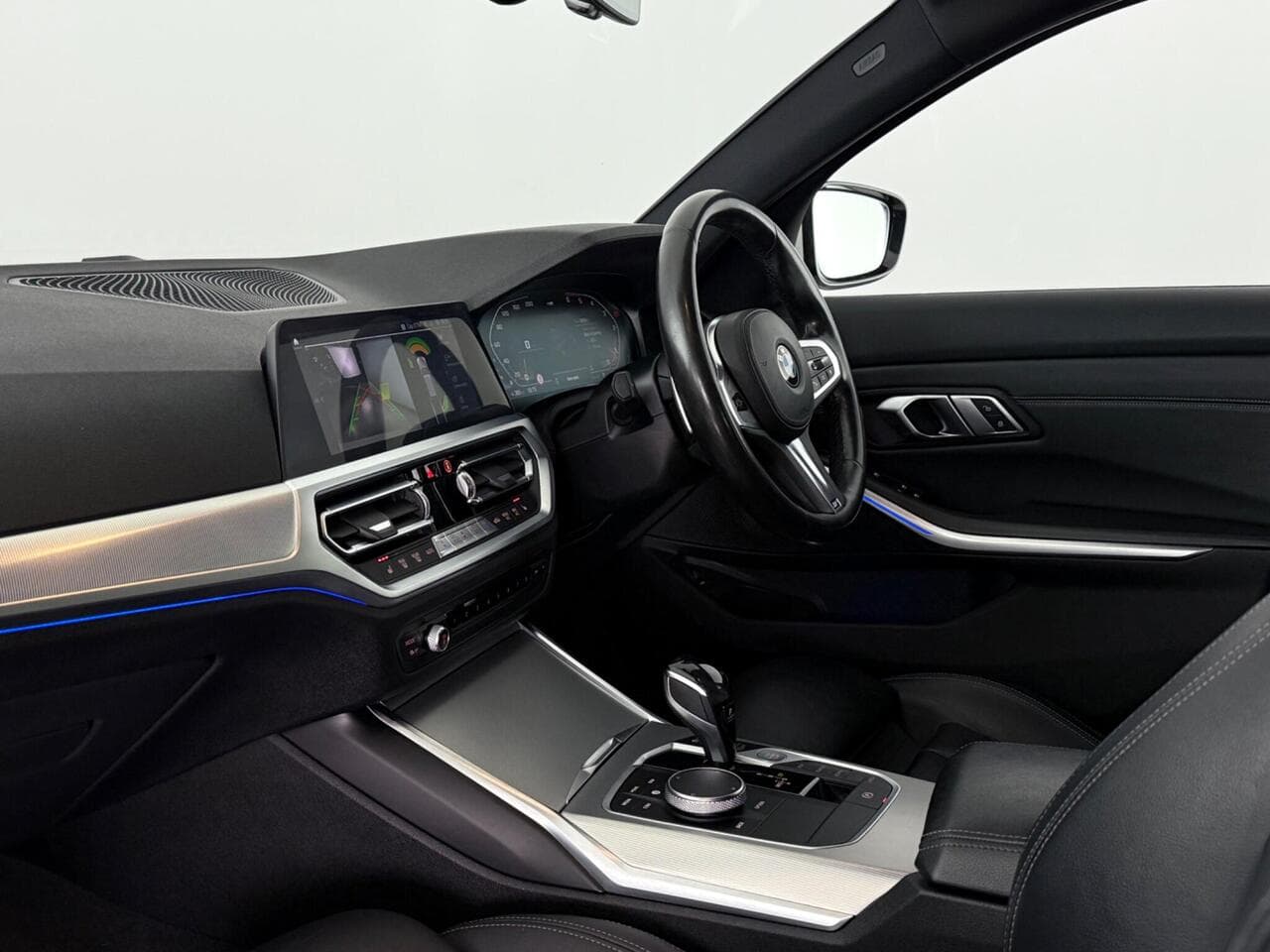 BMW 3 Series thumbnail Interior Front