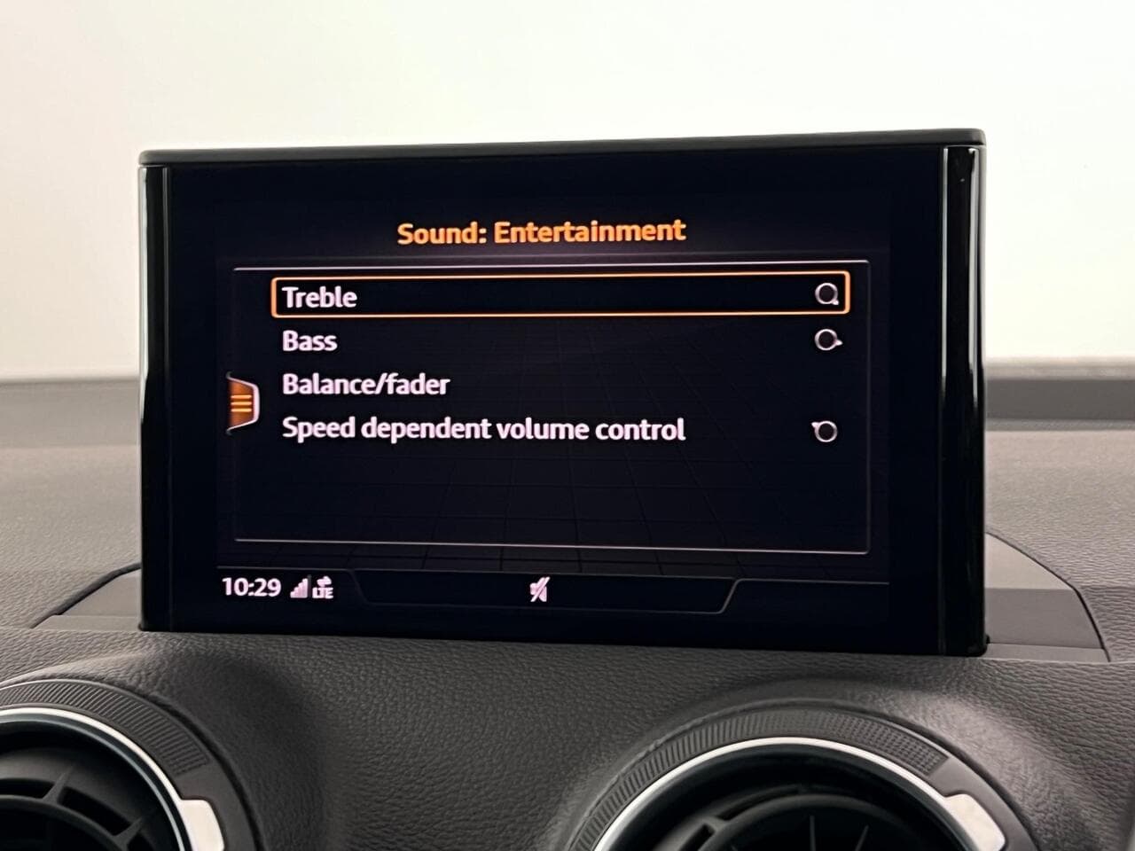 Audi Q2 thumbnail Infotainment System