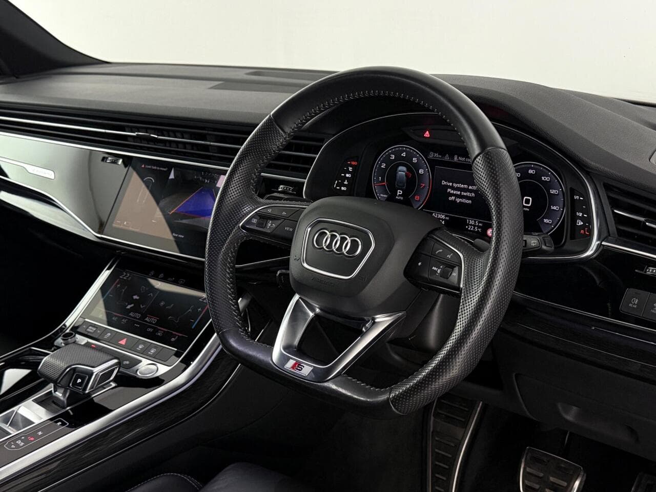 Audi Q7 thumbnail Steering Wheel
