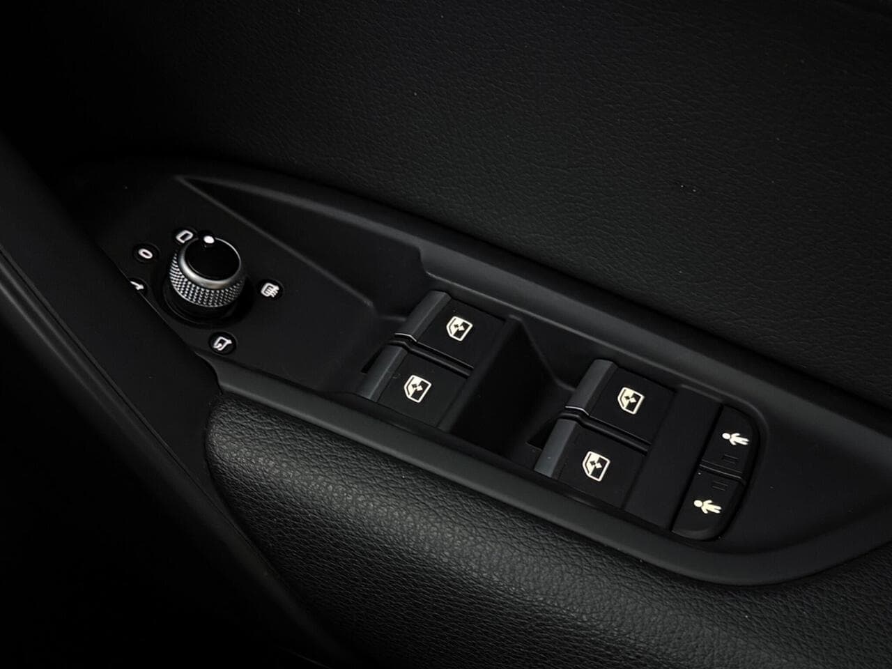 Audi Q5 thumbnail Misc Controls