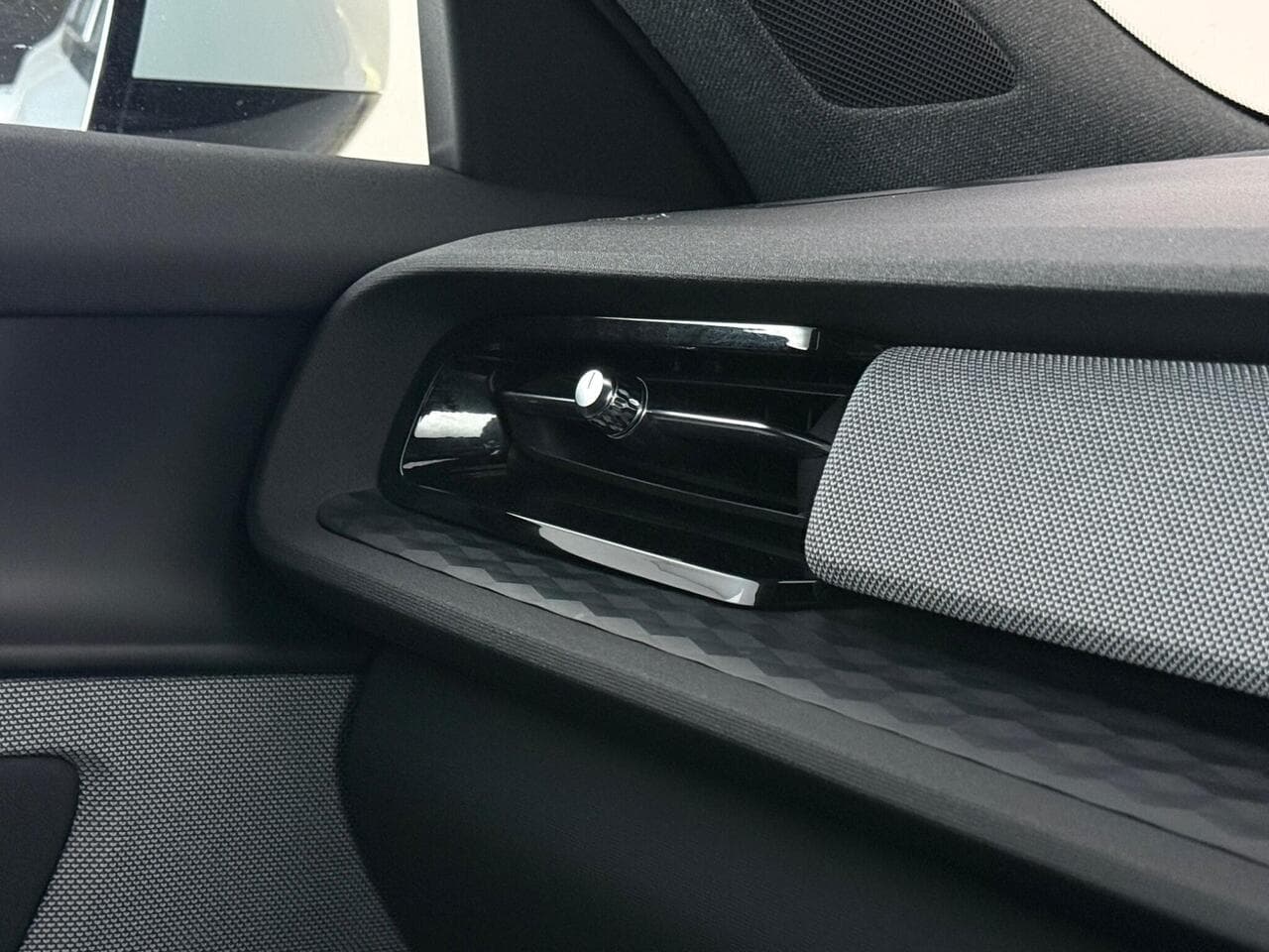 Polestar Polestar 2 thumbnail Misc Controls