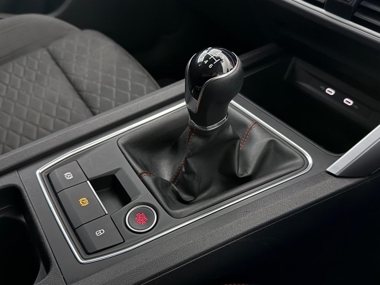 SEAT Leon thumbnail Interior Front