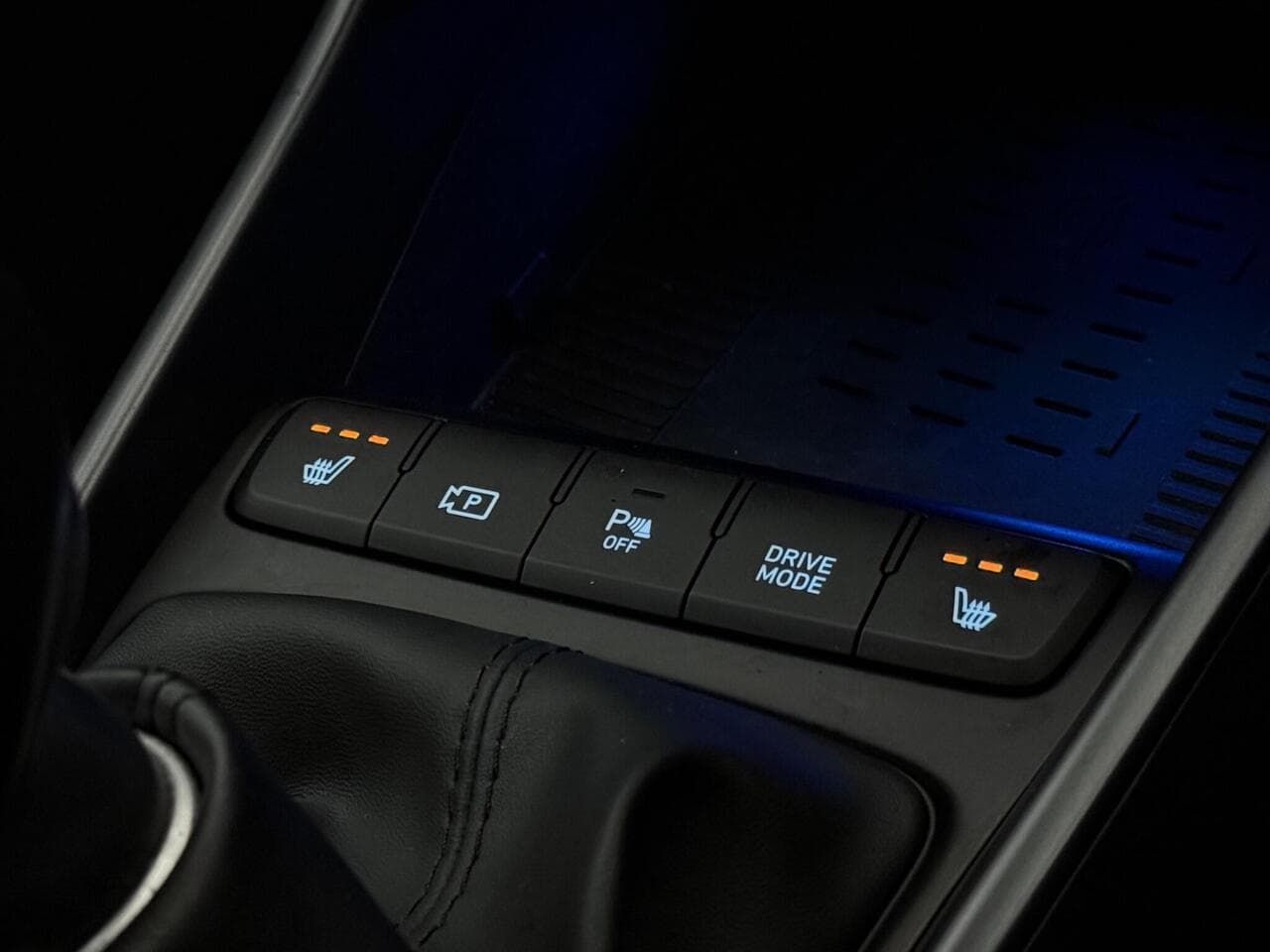 Hyundai BAYON thumbnail Misc Controls
