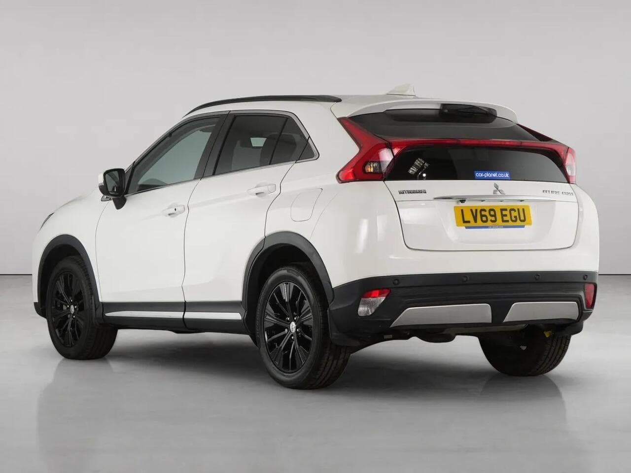 Mitsubishi Eclipse Cross thumbnail Rear Left