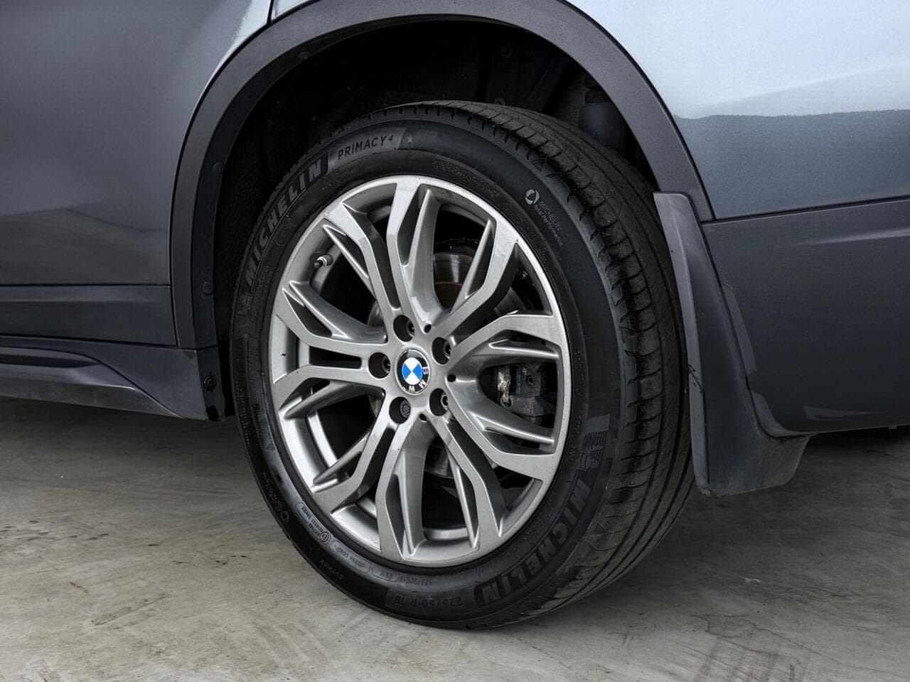 BMW X1 thumbnail Wheel