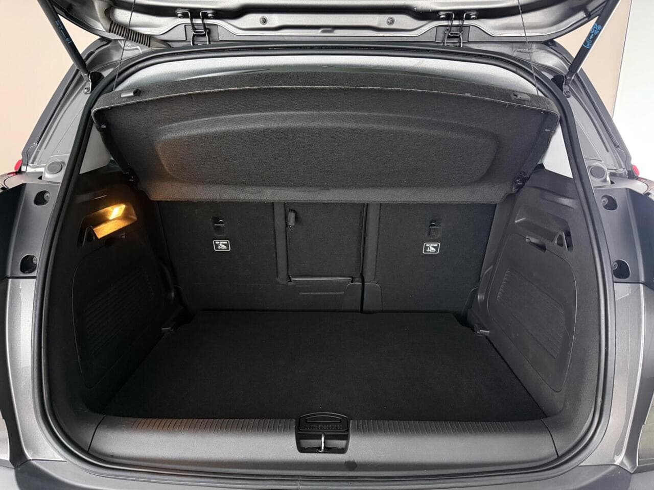 Vauxhall Crossland thumbnail Boot