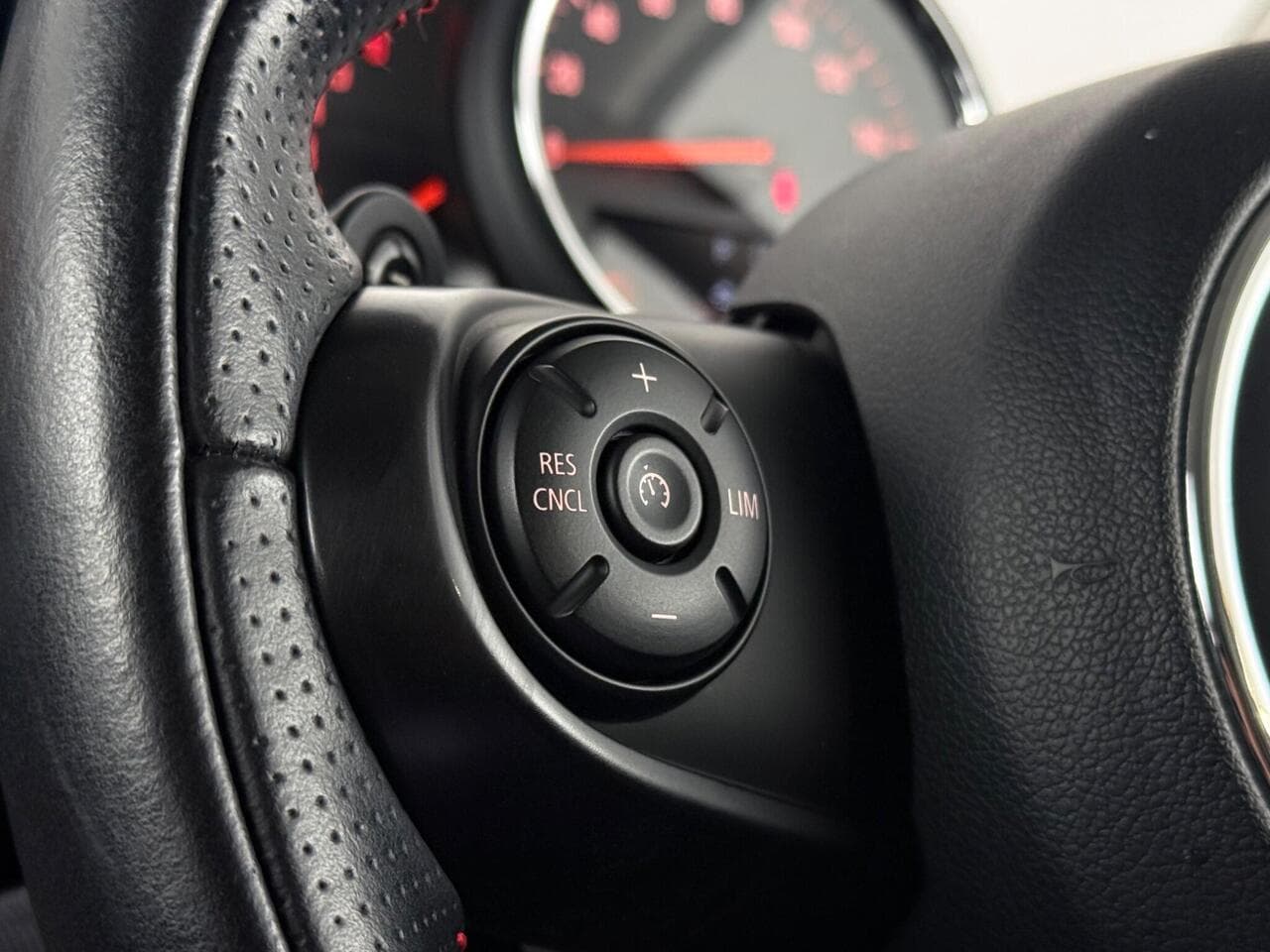 MINI Hatch thumbnail Inconclusive