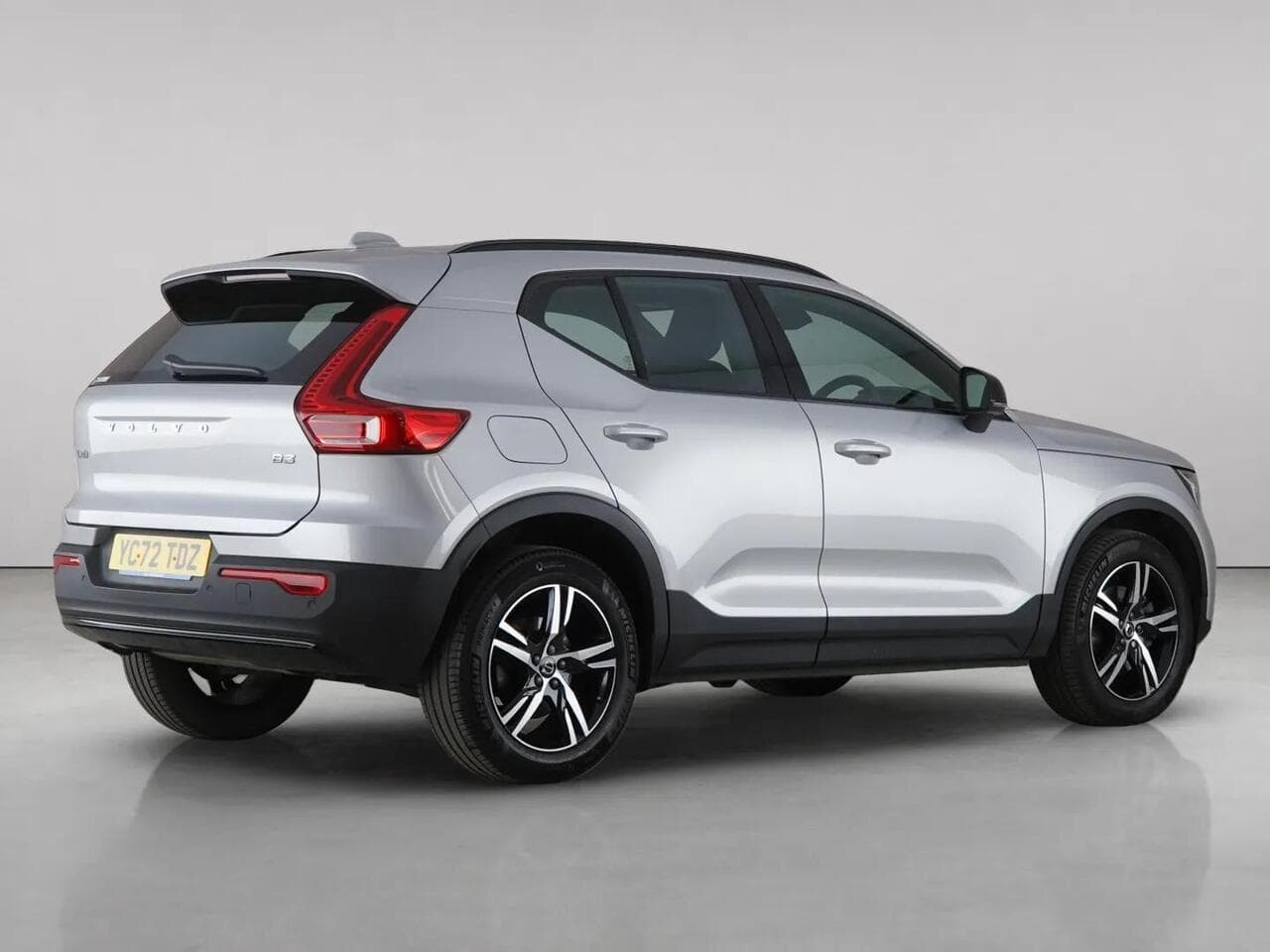 Volvo XC40 thumbnail Rear Right