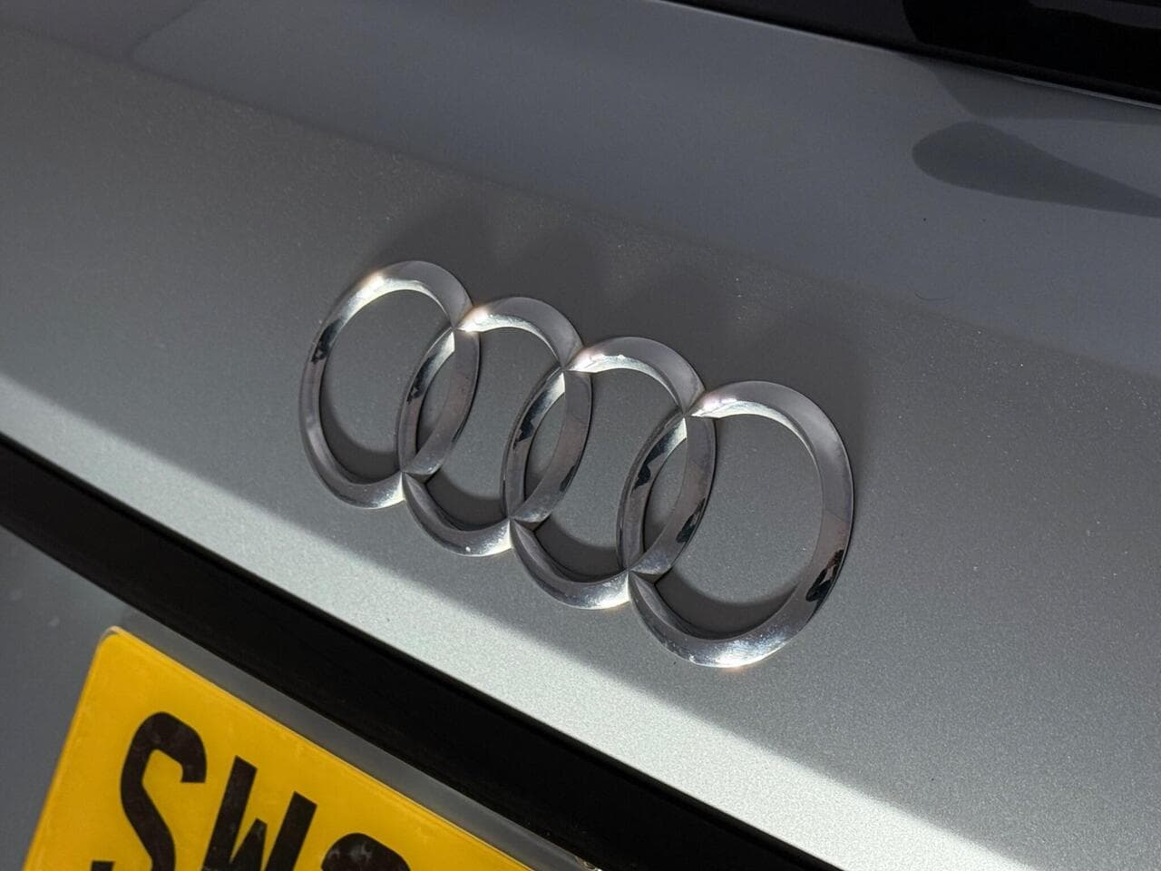 Audi Q7 thumbnail Badge Exterior