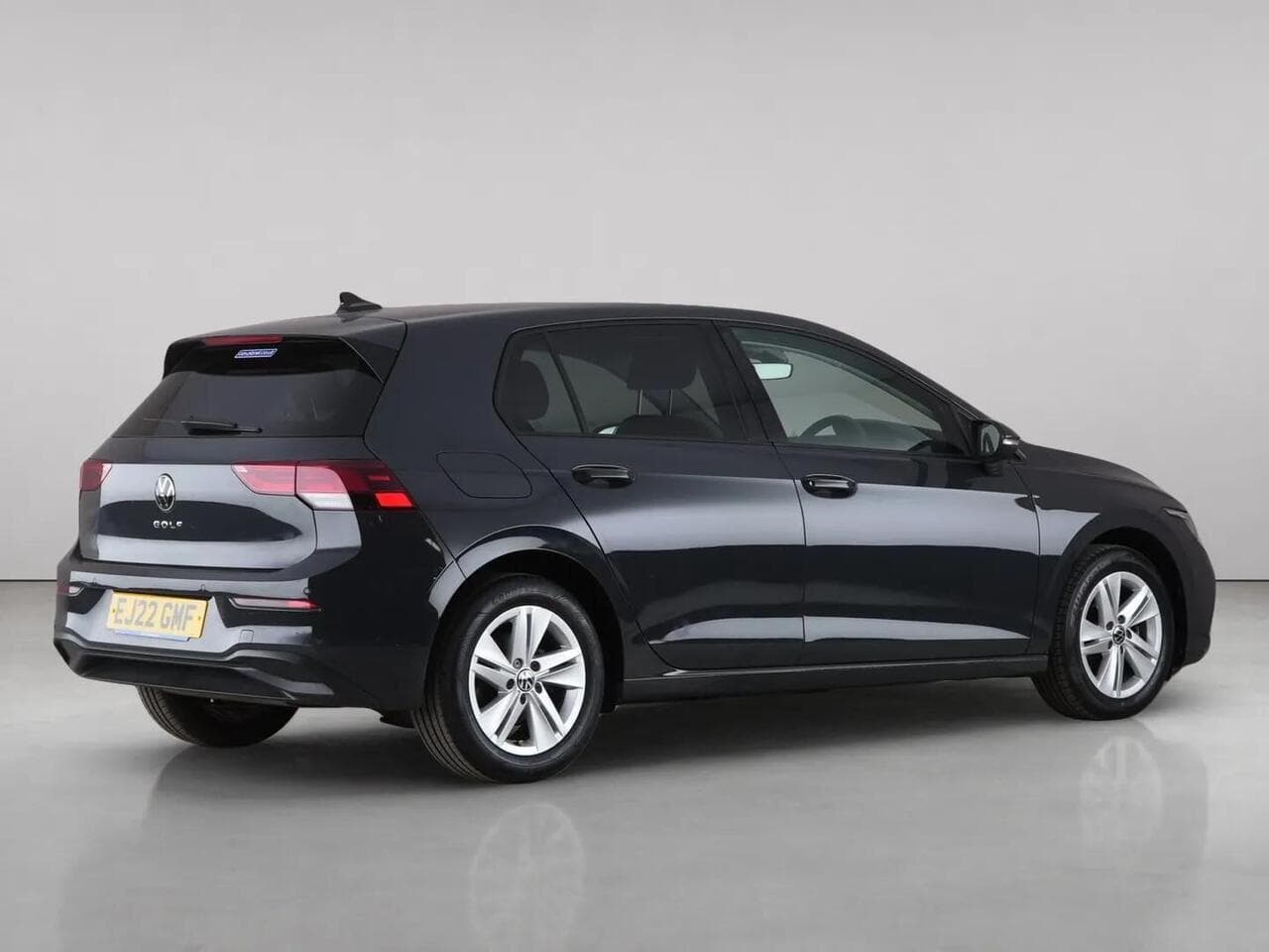 Volkswagen Golf thumbnail Side Right