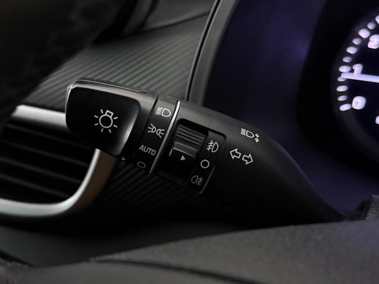 Hyundai TUCSON thumbnail Misc Controls