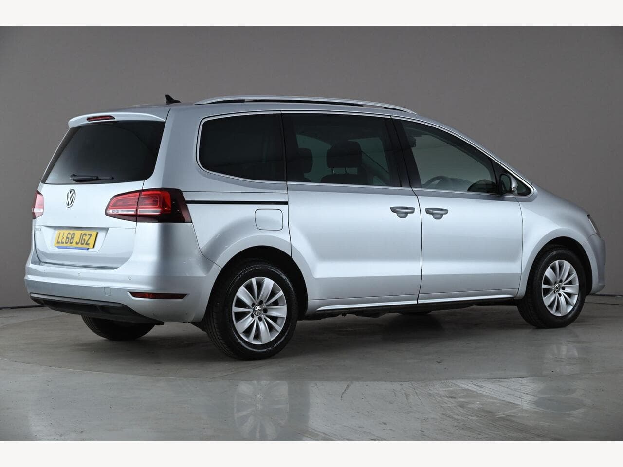 Volkswagen Sharan thumbnail Rear Right