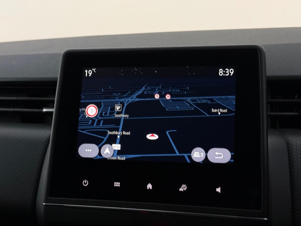 Renault Clio thumbnail Infotainment System