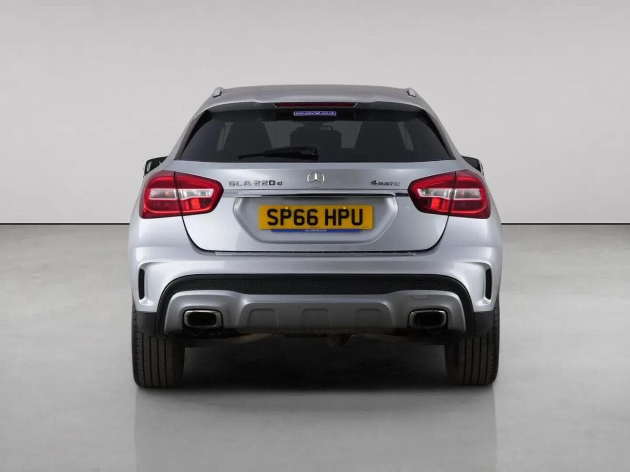 Mercedes-Benz GLA thumbnail Rear