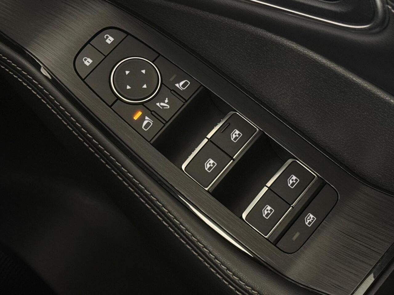 Nissan X-Trail thumbnail Misc Controls