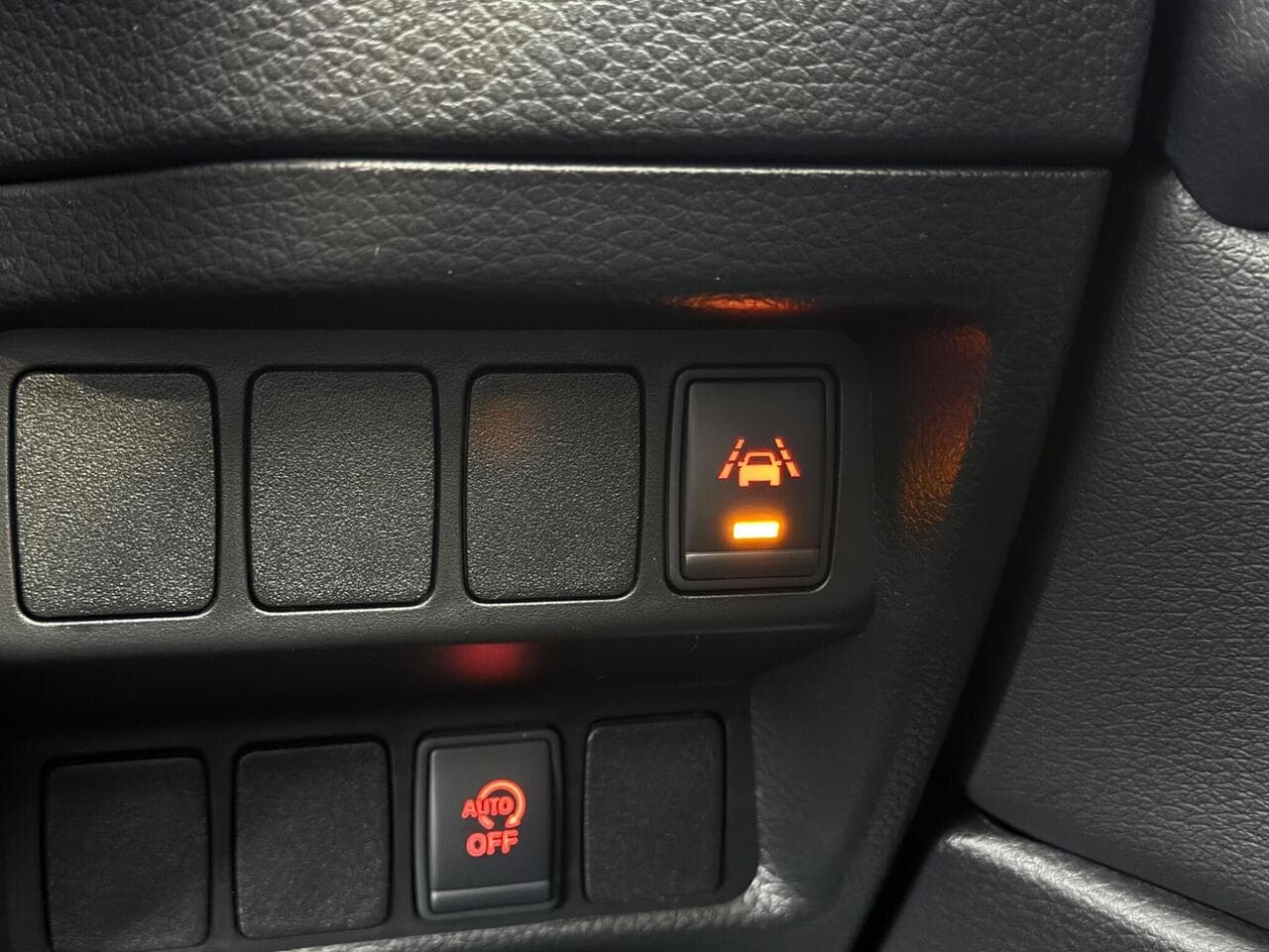 Nissan Qashqai thumbnail Misc Controls