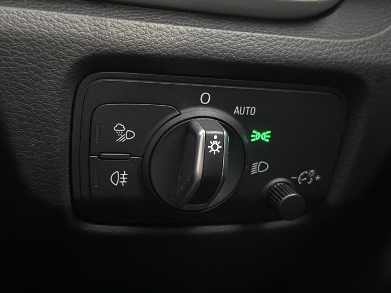 Audi A3 thumbnail Misc Controls