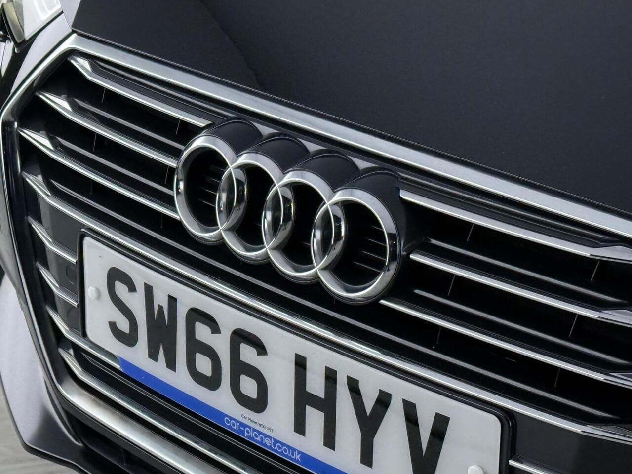 Audi A4 thumbnail Badge Exterior