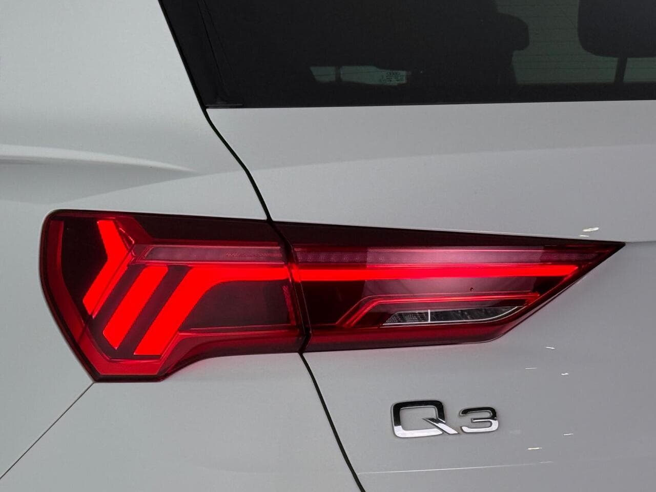 Audi Q3 thumbnail Lights Rear