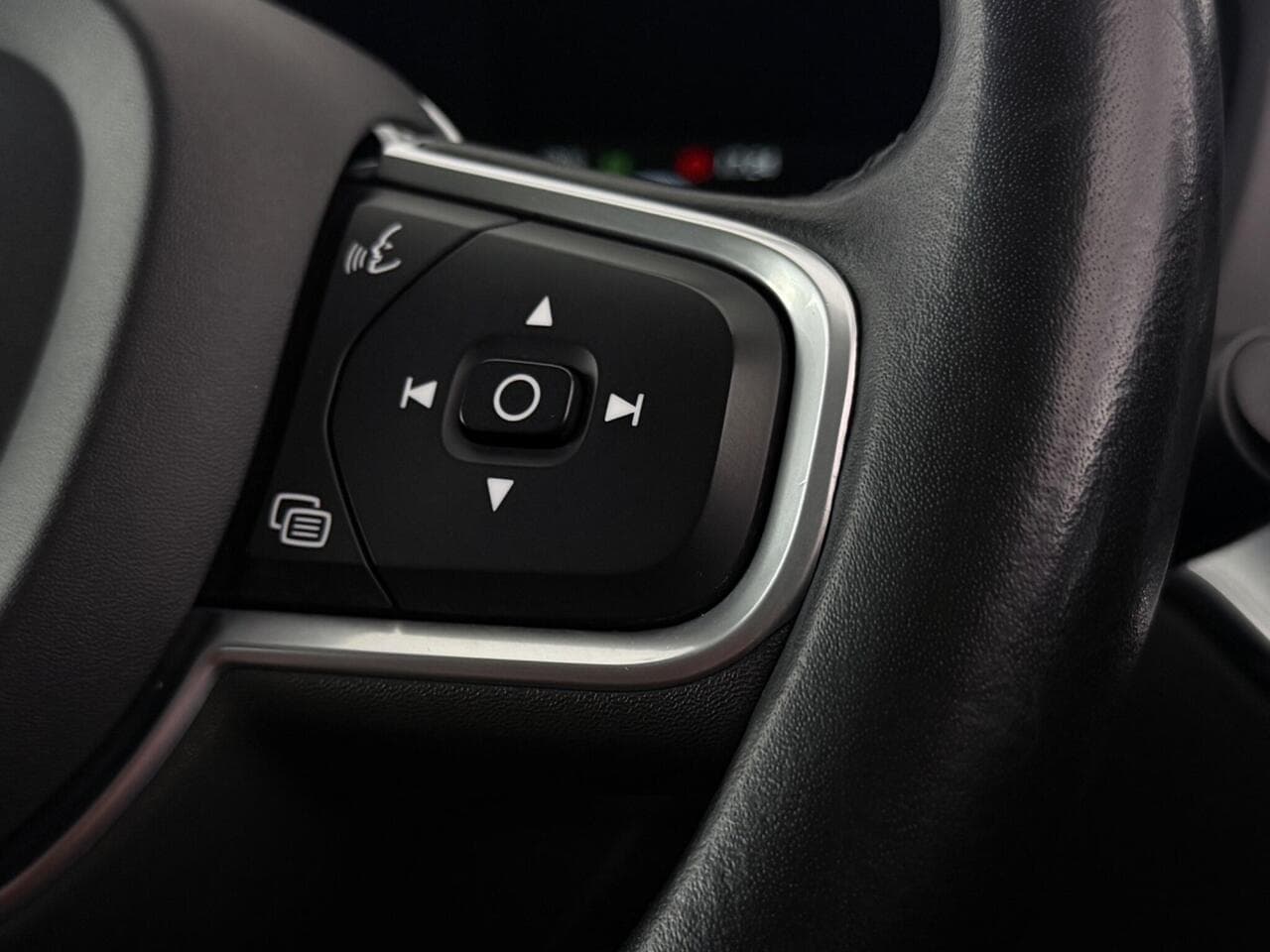Volvo XC60 thumbnail Misc Controls