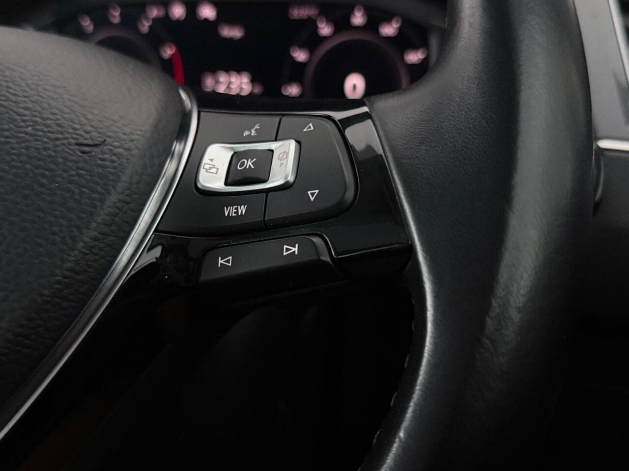 Volkswagen Tiguan thumbnail Misc Controls