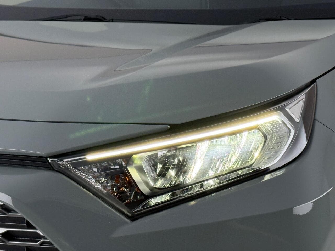 Toyota RAV4 thumbnail Lights Front