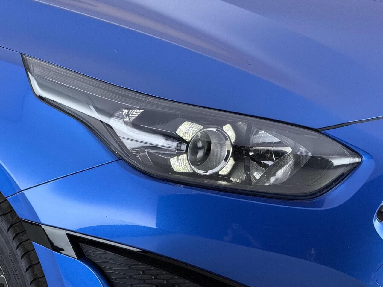 Kia Ceed thumbnail Lights Front