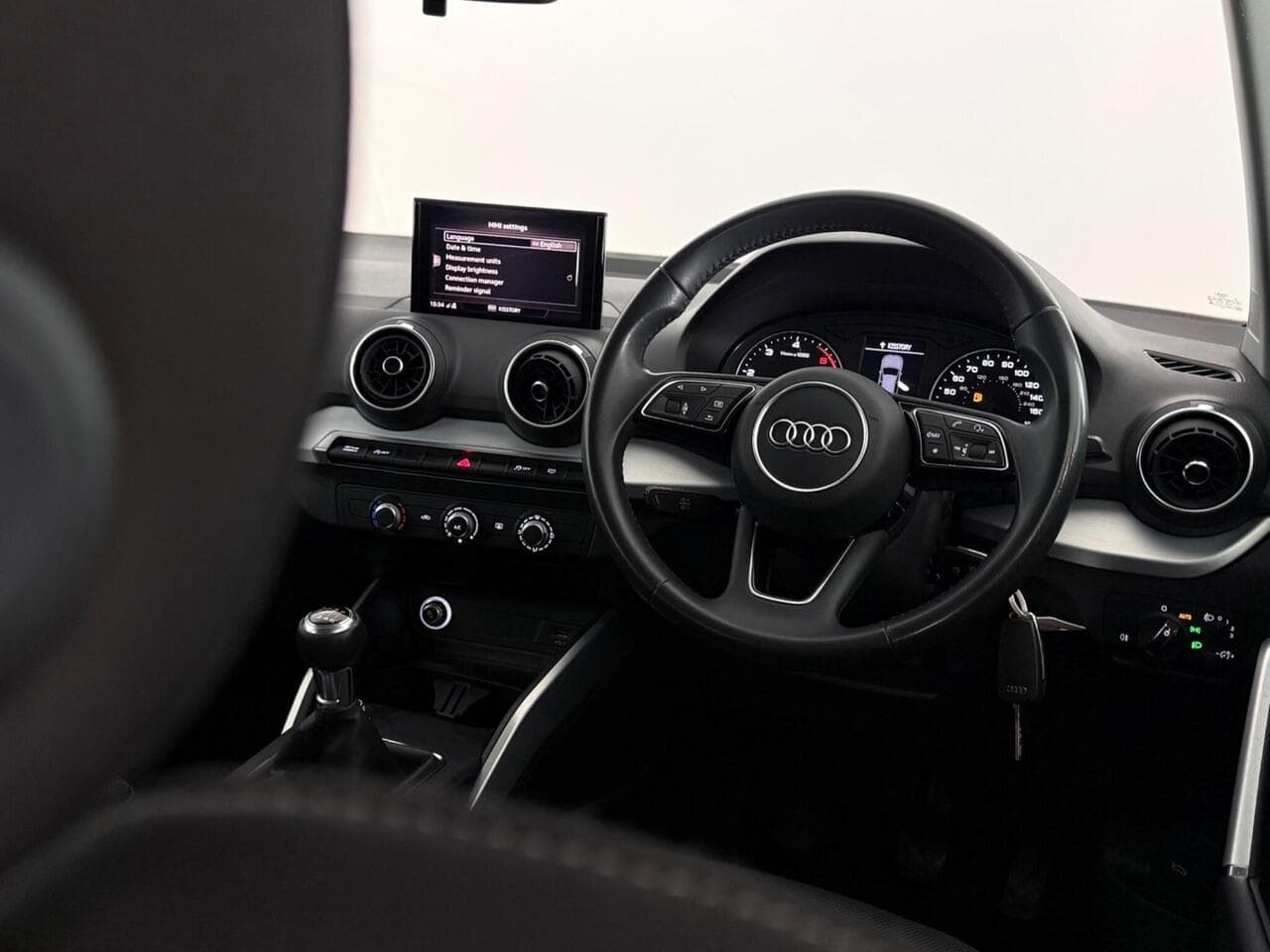 Audi Q2 thumbnail Interior Front