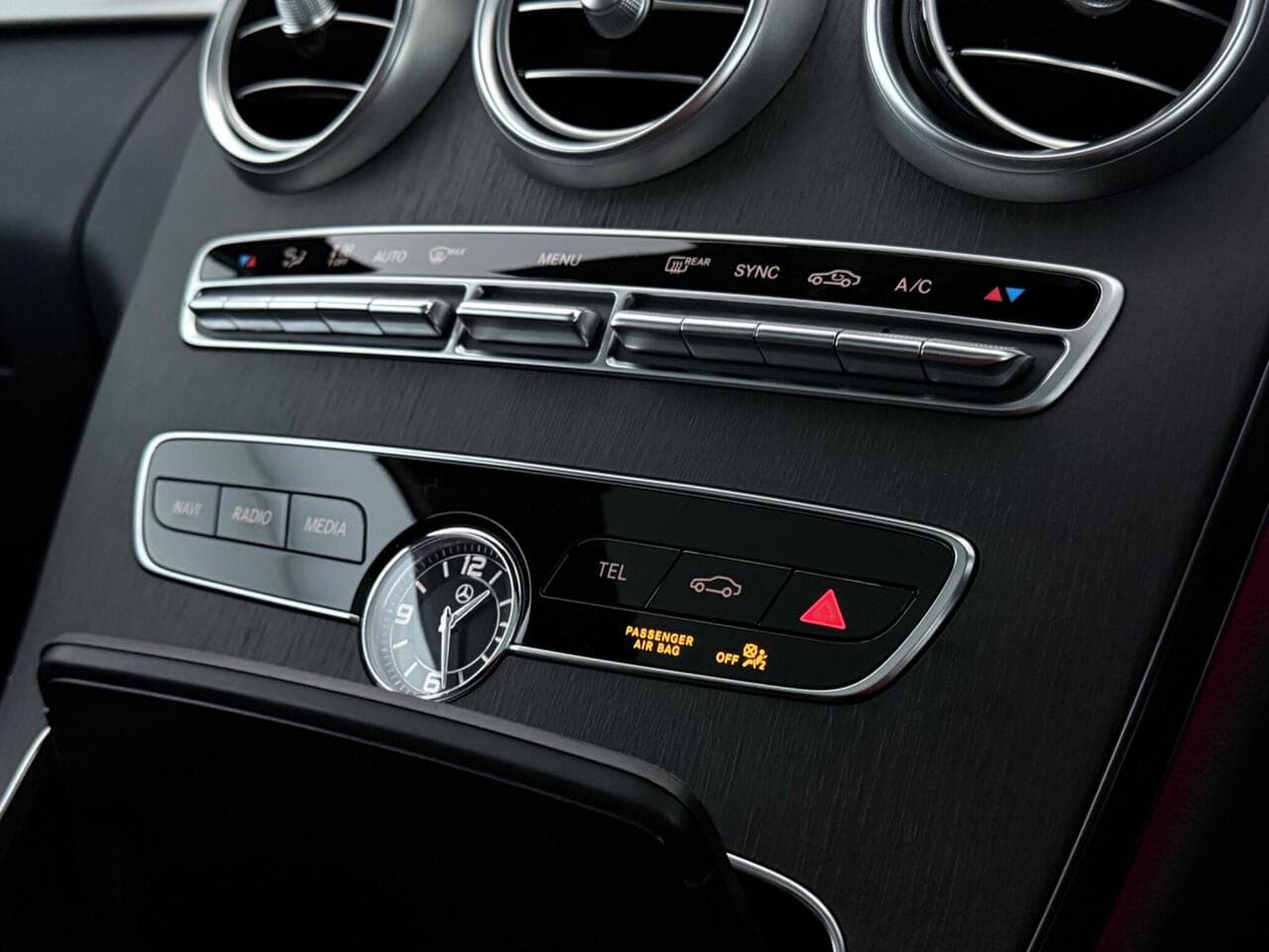 Mercedes-Benz C Class thumbnail Interior Front
