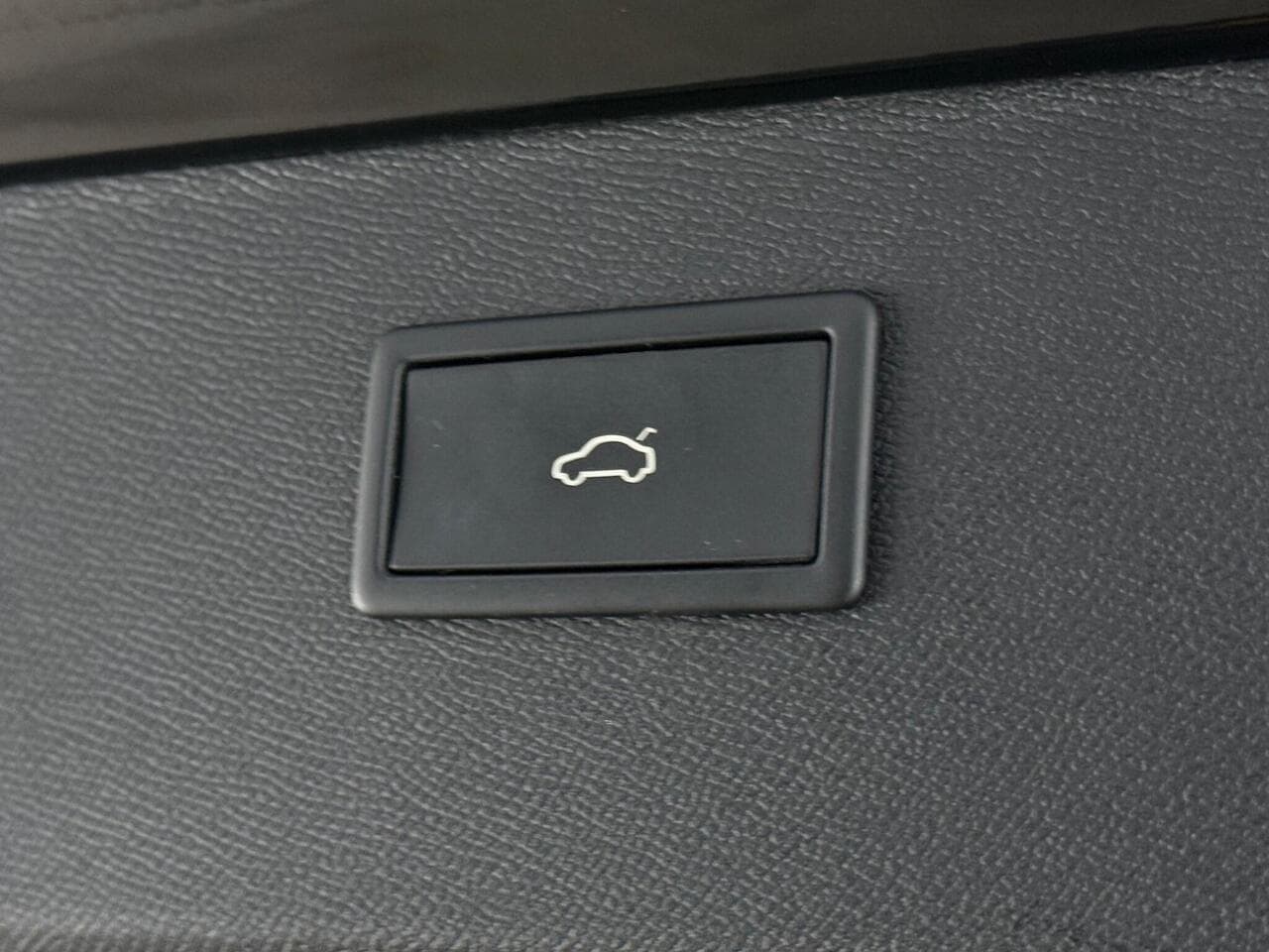 CUPRA Formentor thumbnail Misc Controls