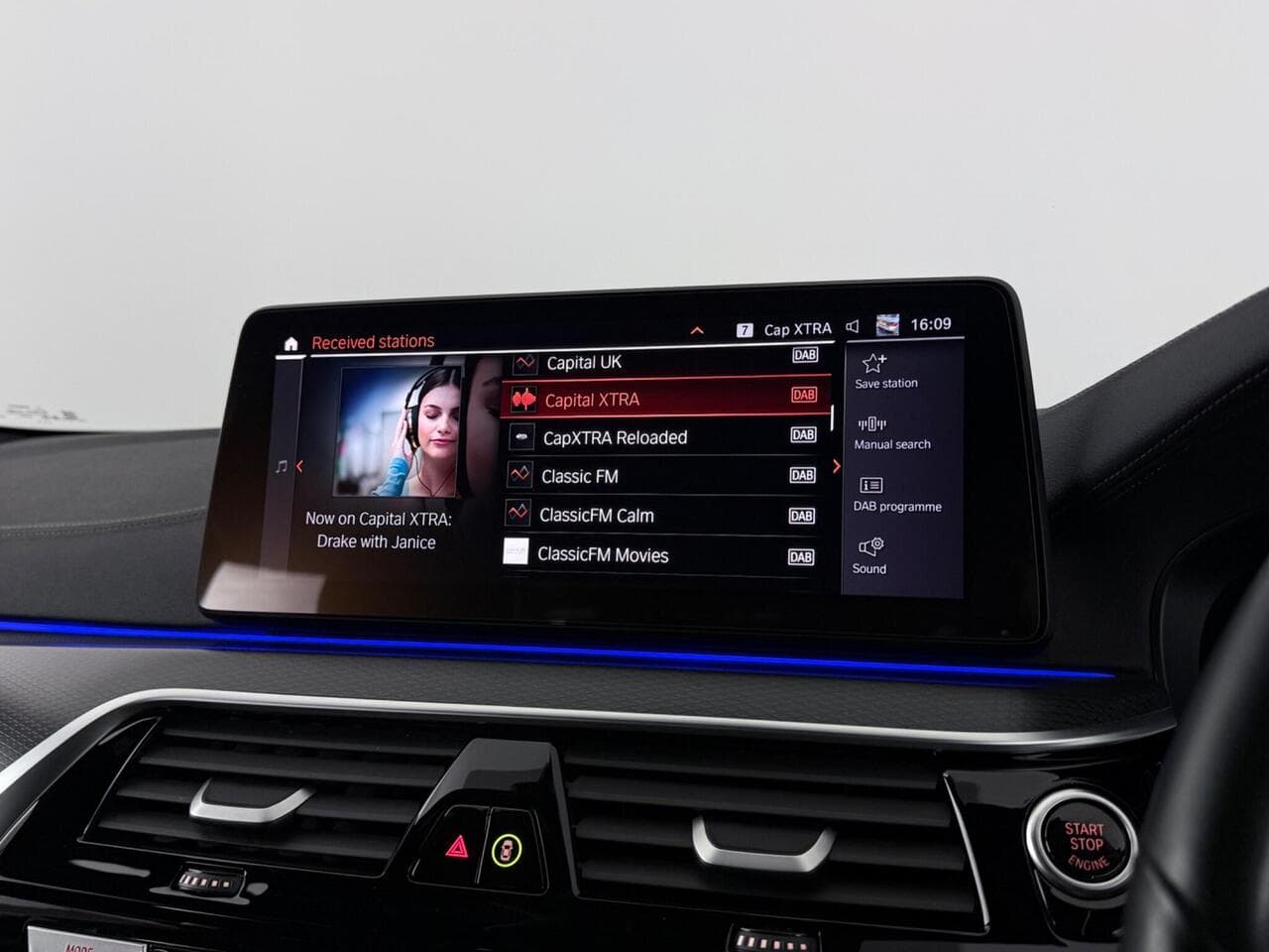 BMW 5 Series thumbnail Infotainment System